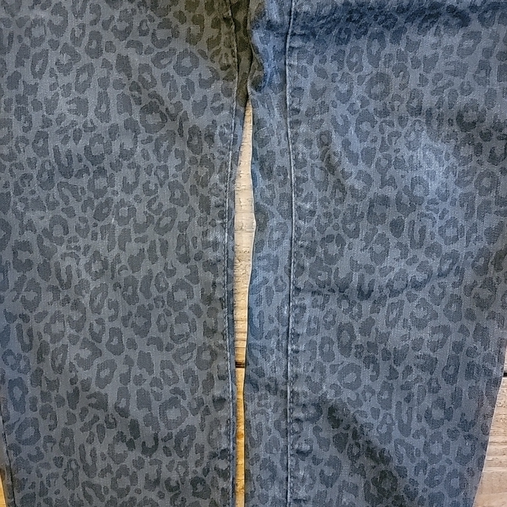 💥JOLT black leopard‎ jeans jeggings. Sz 11 - Picture 2 of 6